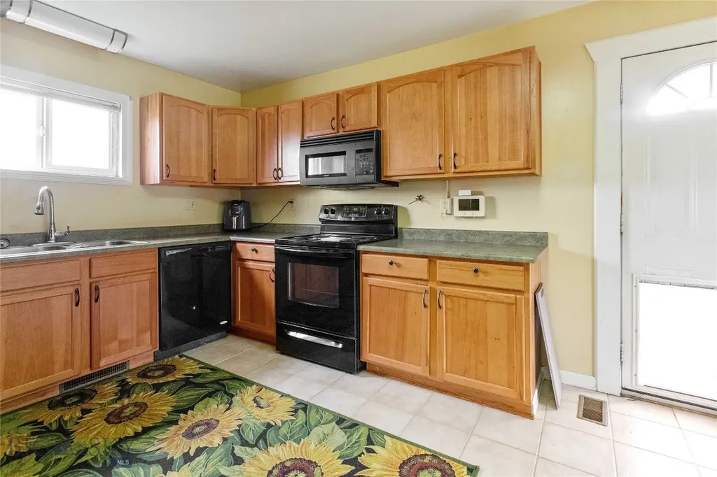 2365 S Dakota Butte MT 59701