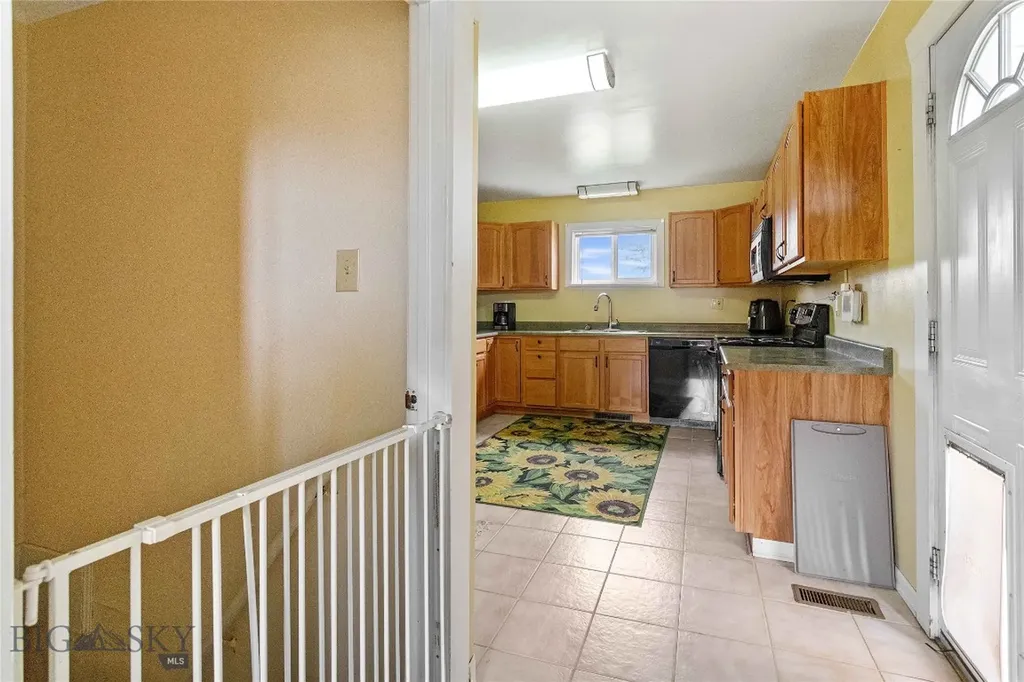 2365 S Dakota Butte MT 59701