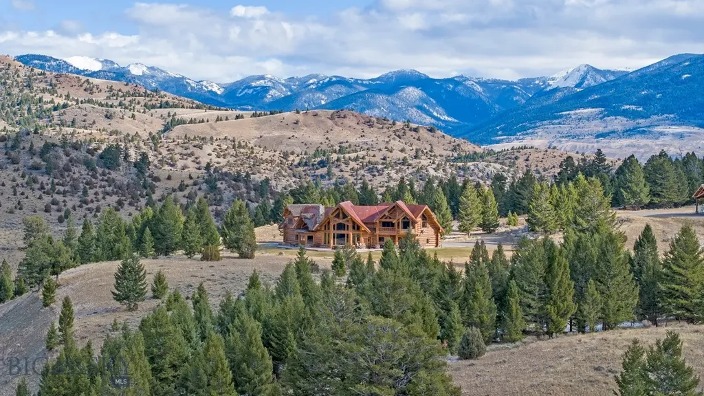 569/571 Cinnabar Basin Road Gardiner MT 59030