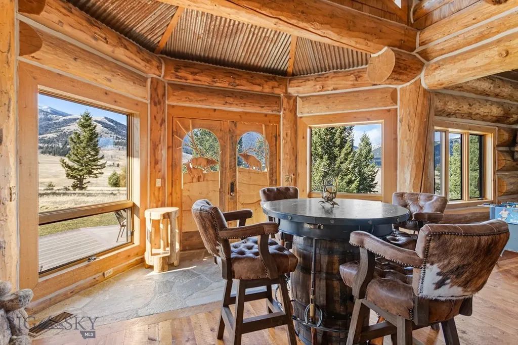 569/571 Cinnabar Basin Road Gardiner MT 59030