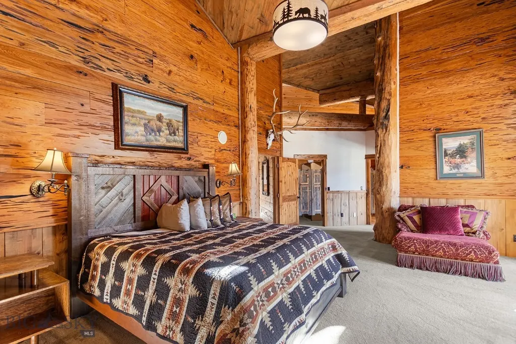 569/571 Cinnabar Basin Road Gardiner MT 59030