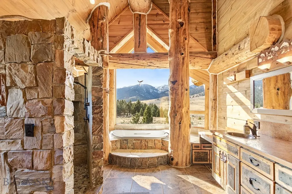 569/571 Cinnabar Basin Road Gardiner MT 59030