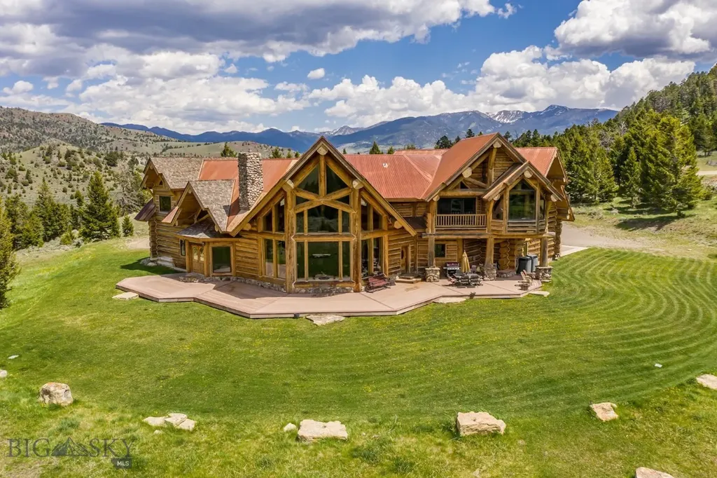 569/571 Cinnabar Basin Road Gardiner MT 59030