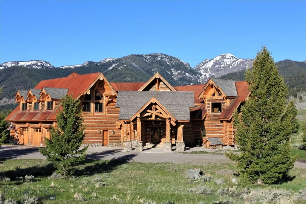 569/571 Cinnabar Basin Road Gardiner MT 59030