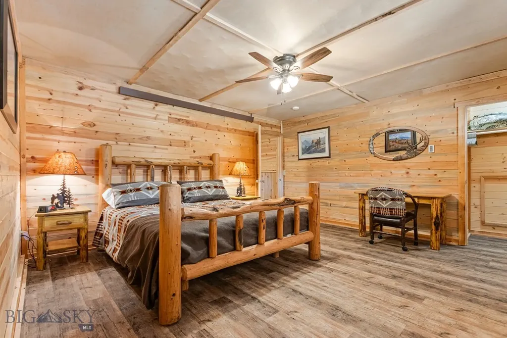 569/571 Cinnabar Basin Road Gardiner MT 59030