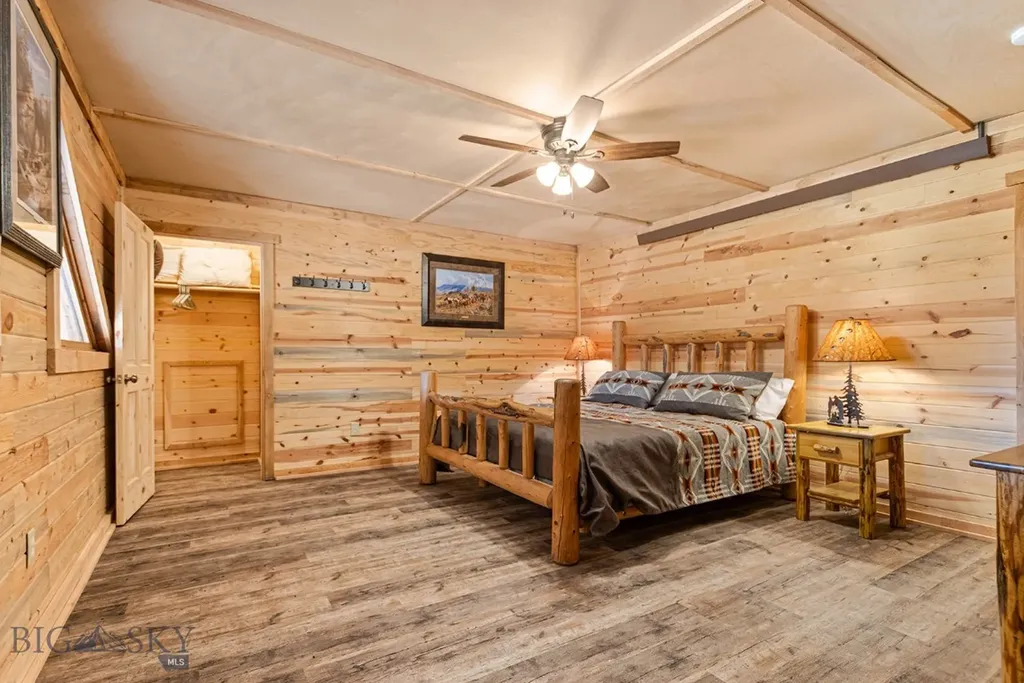 569/571 Cinnabar Basin Road Gardiner MT 59030