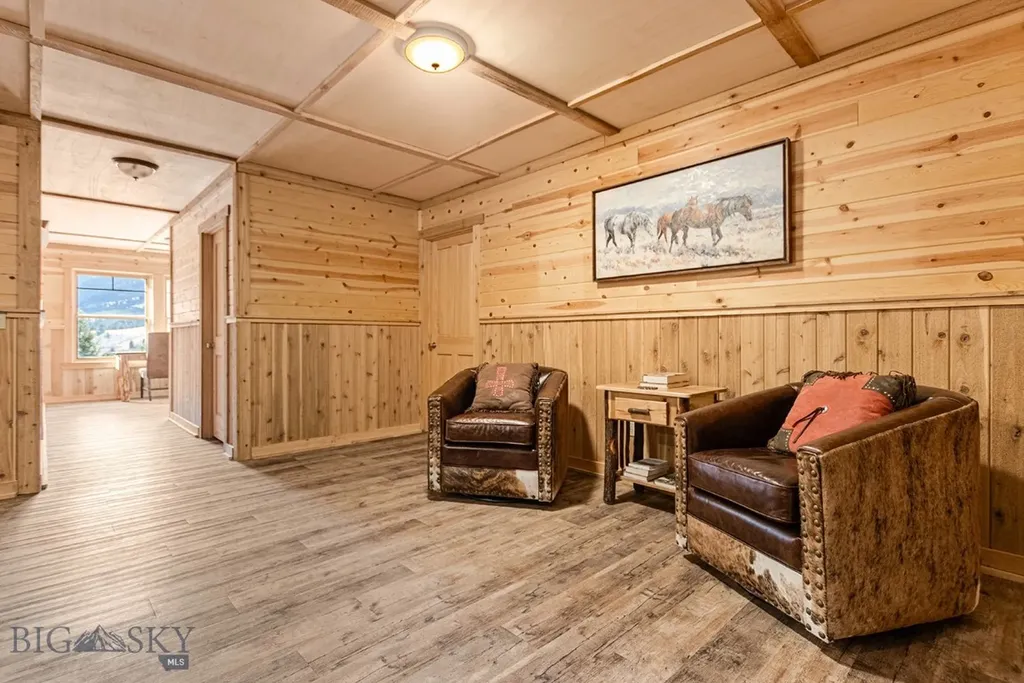 569/571 Cinnabar Basin Road Gardiner MT 59030