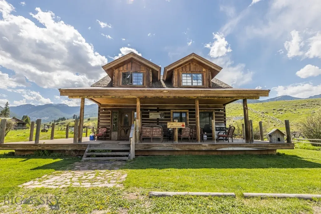 569/571 Cinnabar Basin Road Gardiner MT 59030