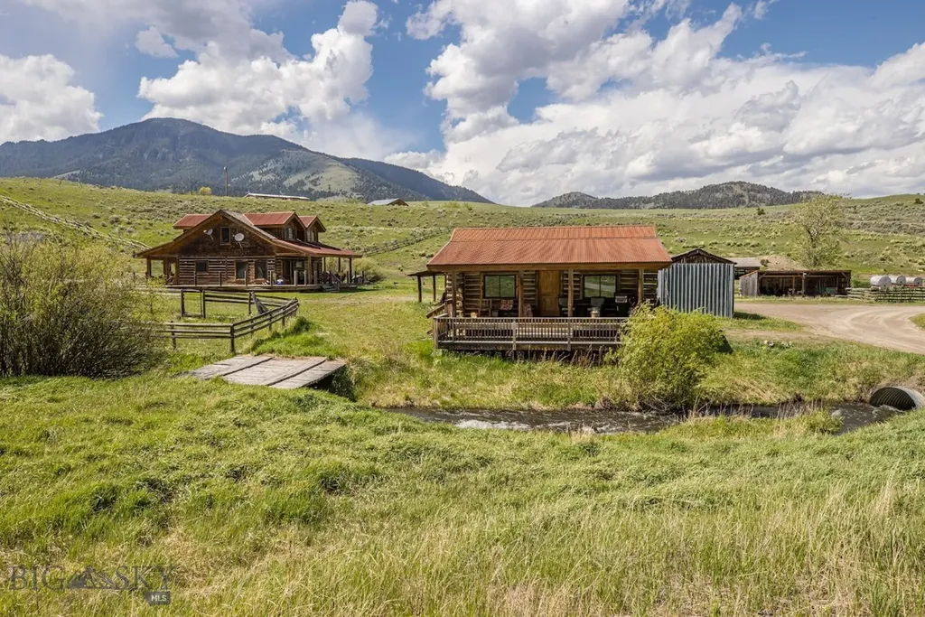 569/571 Cinnabar Basin Road Gardiner MT 59030