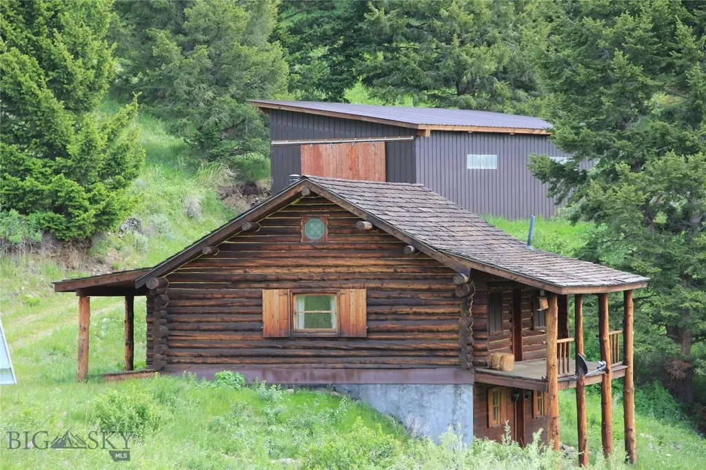 524 Grizzly Meadow Road Emigrant MT 59027