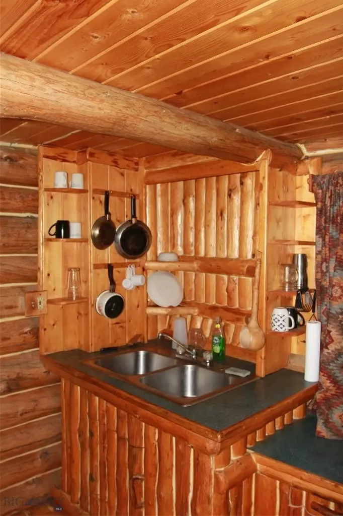 524 Grizzly Meadow Road Emigrant MT 59027
