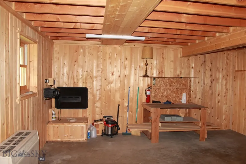 524 Grizzly Meadow Road Emigrant MT 59027