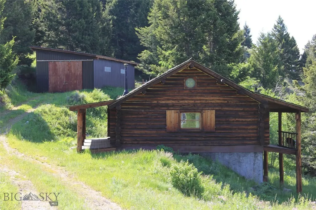 524 Grizzly Meadow Road Emigrant MT 59027