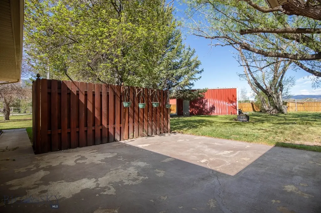 2 Shamrock Lane Livingston MT 59047