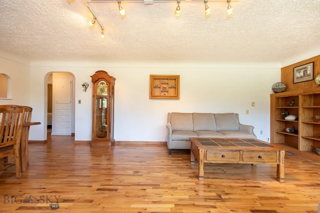 2 Shamrock Lane Livingston MT 59047