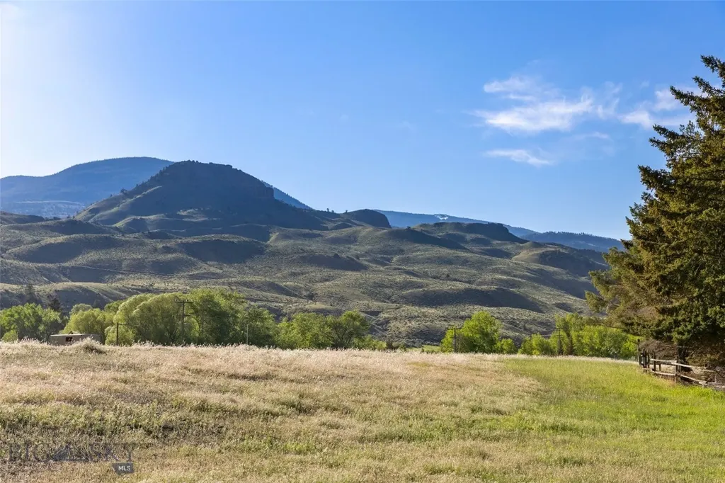Tbd Us Hwy 89 S Gardiner MT 59030
