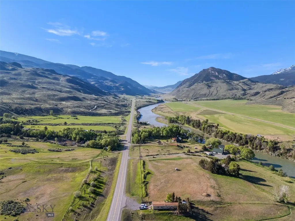 Tbd Us Hwy 89 S Gardiner MT 59030