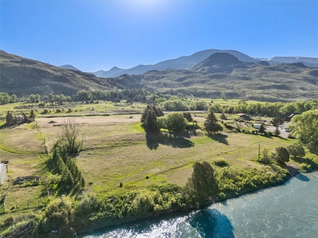 Tbd Us Hwy 89 S Gardiner MT 59030