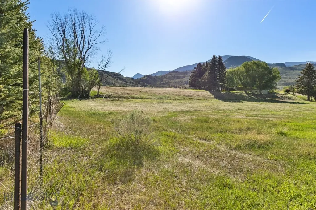 Tbd Us Hwy 89 S Gardiner MT 59030
