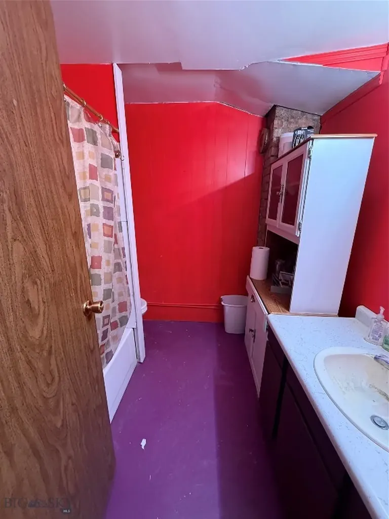 409 Central Avenue Fairfield MT 59436