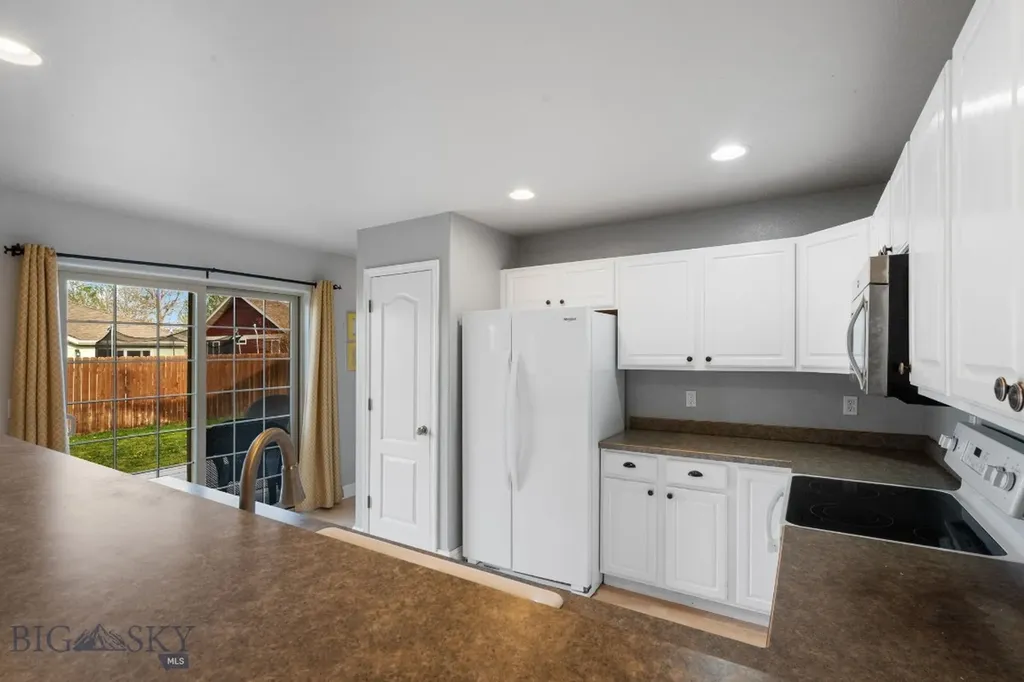 60 Clinton Lane Belgrade MT 59714