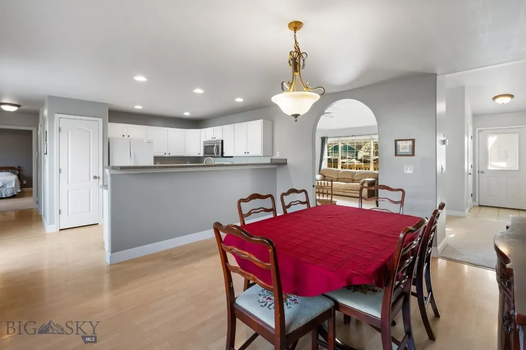60 Clinton Lane Belgrade MT 59714