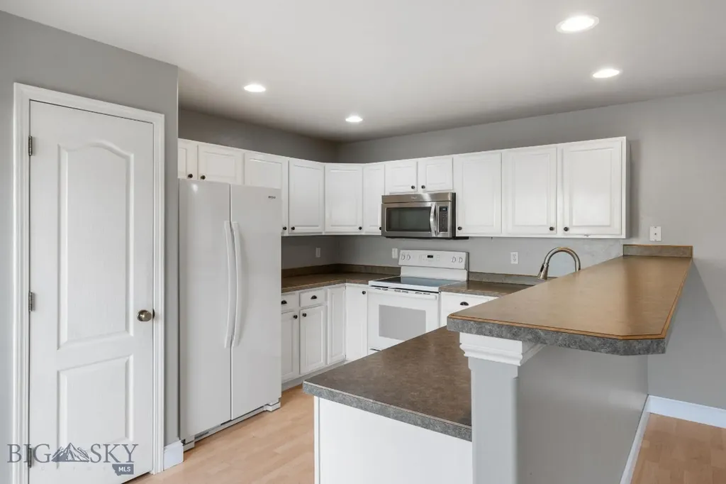 60 Clinton Lane Belgrade MT 59714