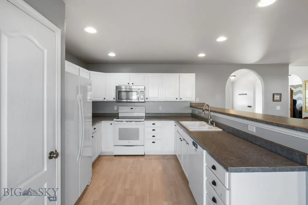 60 Clinton Lane Belgrade MT 59714