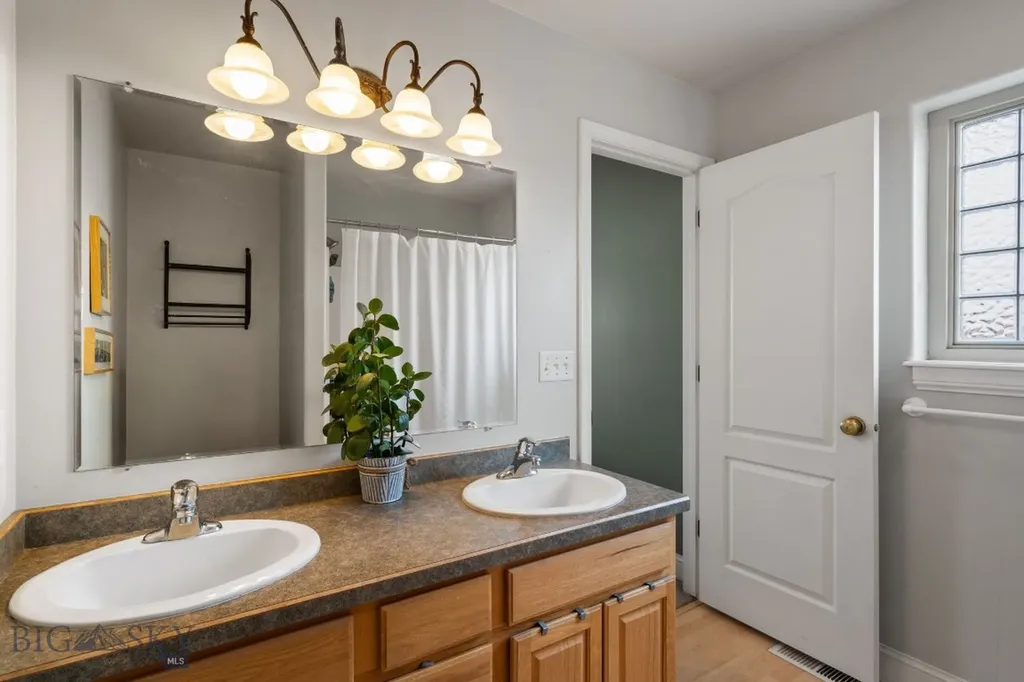 60 Clinton Lane Belgrade MT 59714