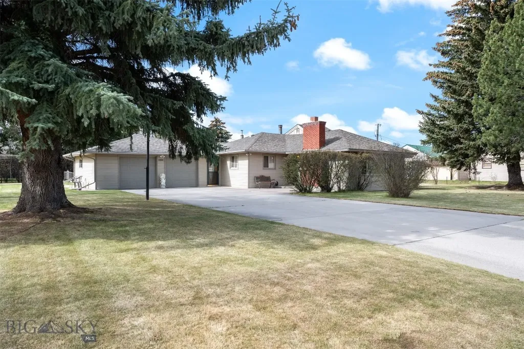 2818 Elizabeth Warren Avenue Butte MT 59701