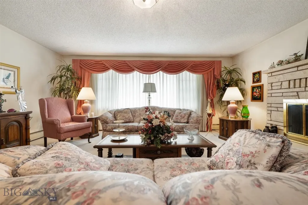 2818 Elizabeth Warren Avenue Butte MT 59701