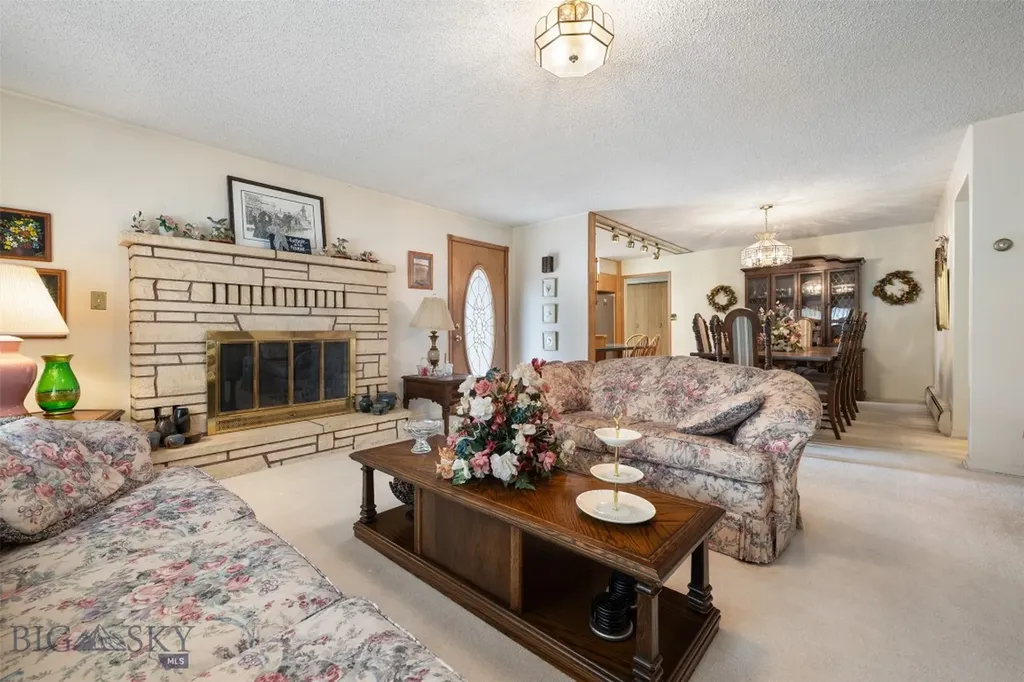 2818 Elizabeth Warren Avenue Butte MT 59701