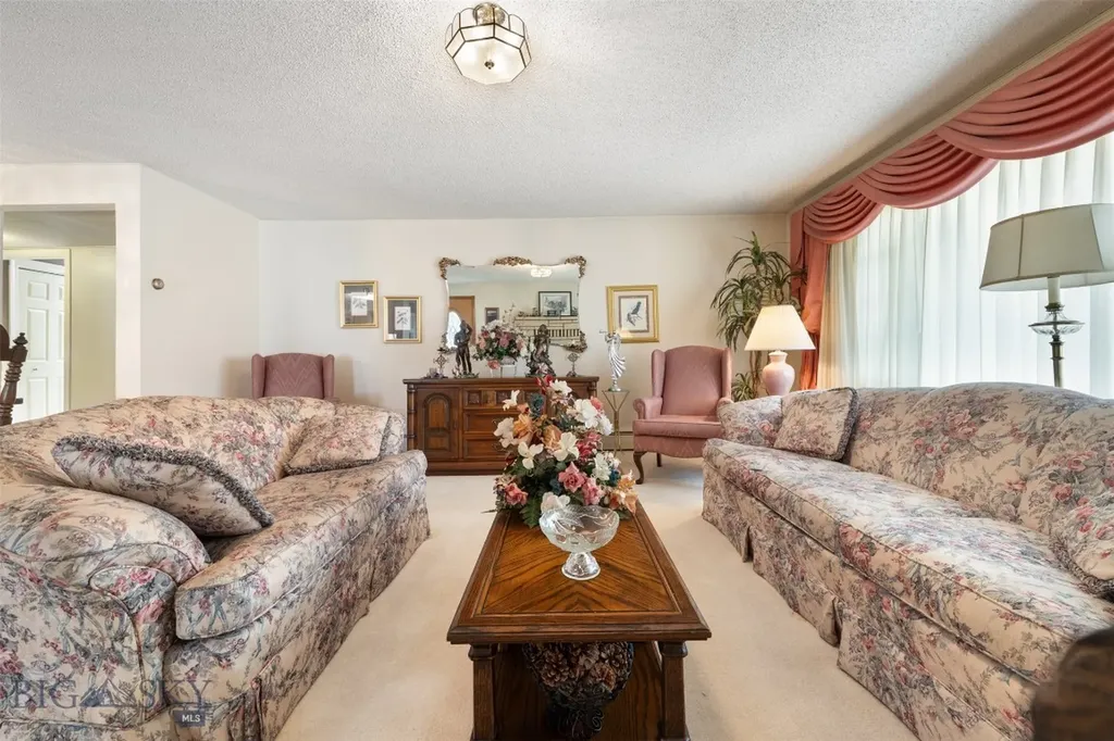 2818 Elizabeth Warren Avenue Butte MT 59701