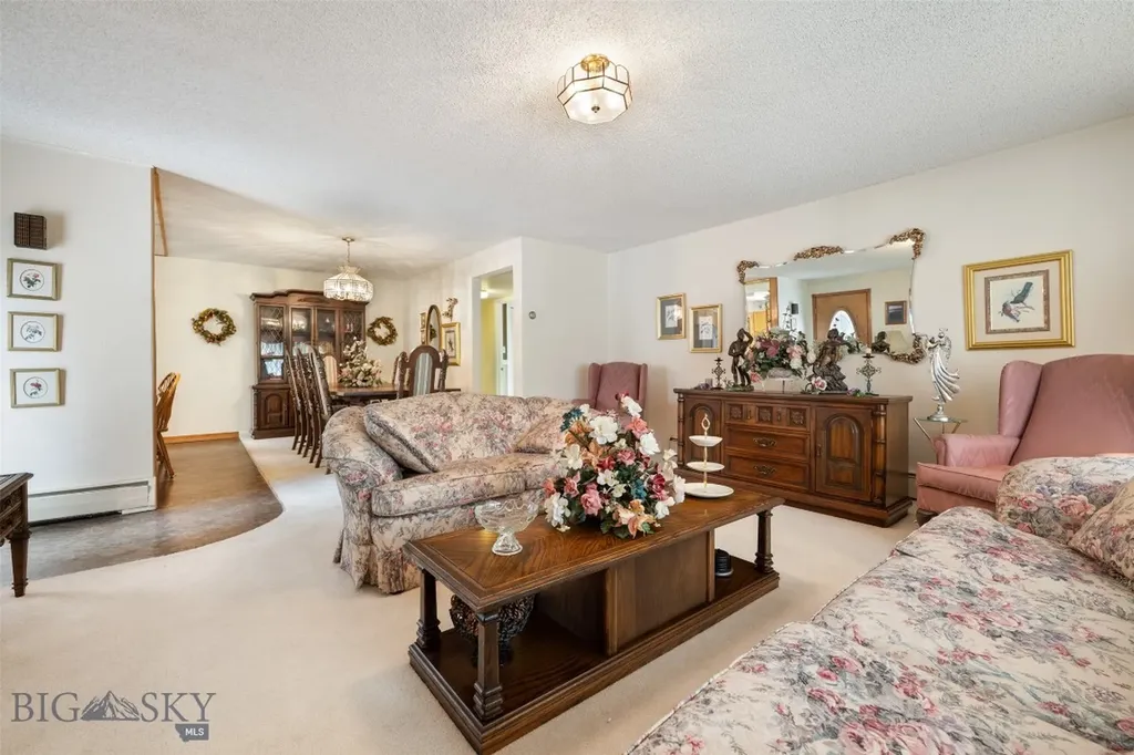 2818 Elizabeth Warren Avenue Butte MT 59701