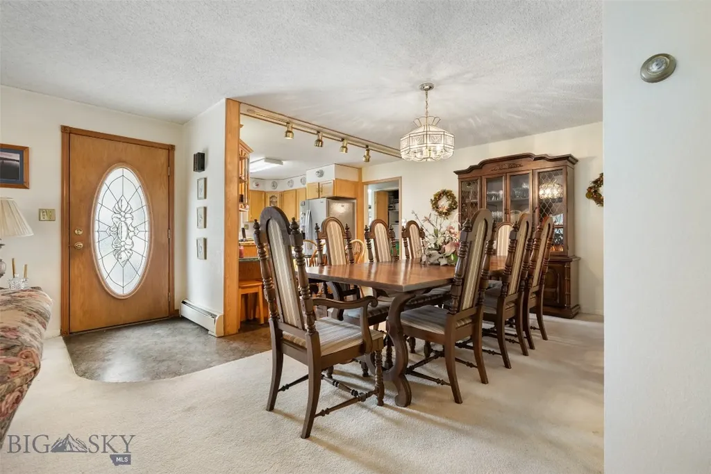 2818 Elizabeth Warren Avenue Butte MT 59701