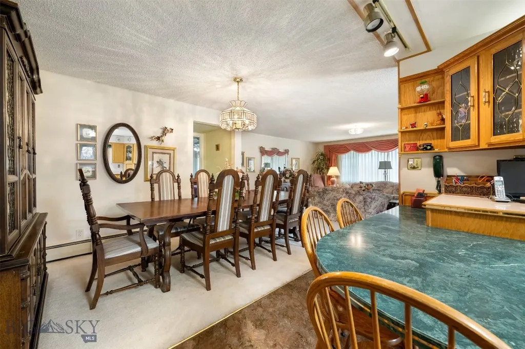 2818 Elizabeth Warren Avenue Butte MT 59701