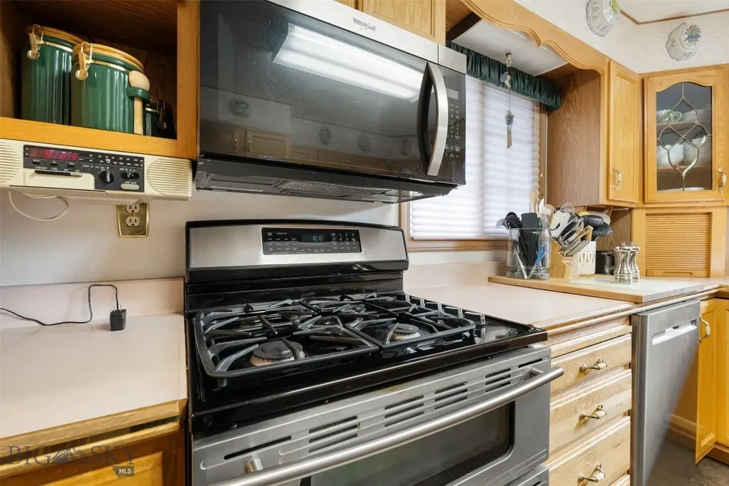 2818 Elizabeth Warren Avenue Butte MT 59701