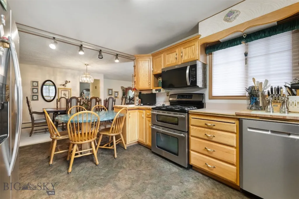 2818 Elizabeth Warren Avenue Butte MT 59701