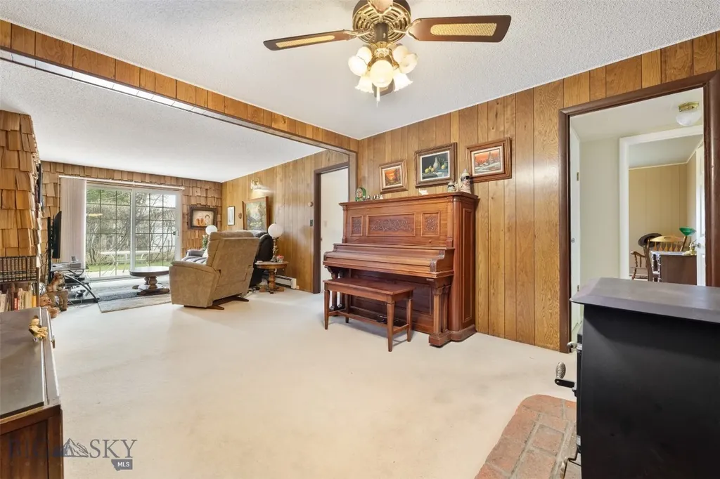 2818 Elizabeth Warren Avenue Butte MT 59701