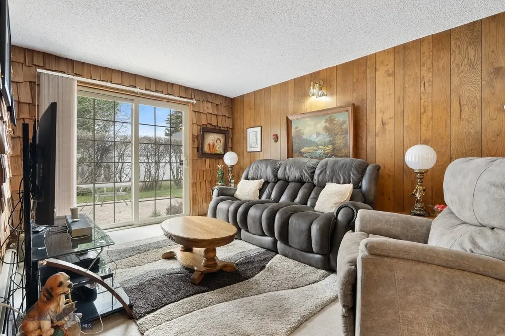 2818 Elizabeth Warren Avenue Butte MT 59701