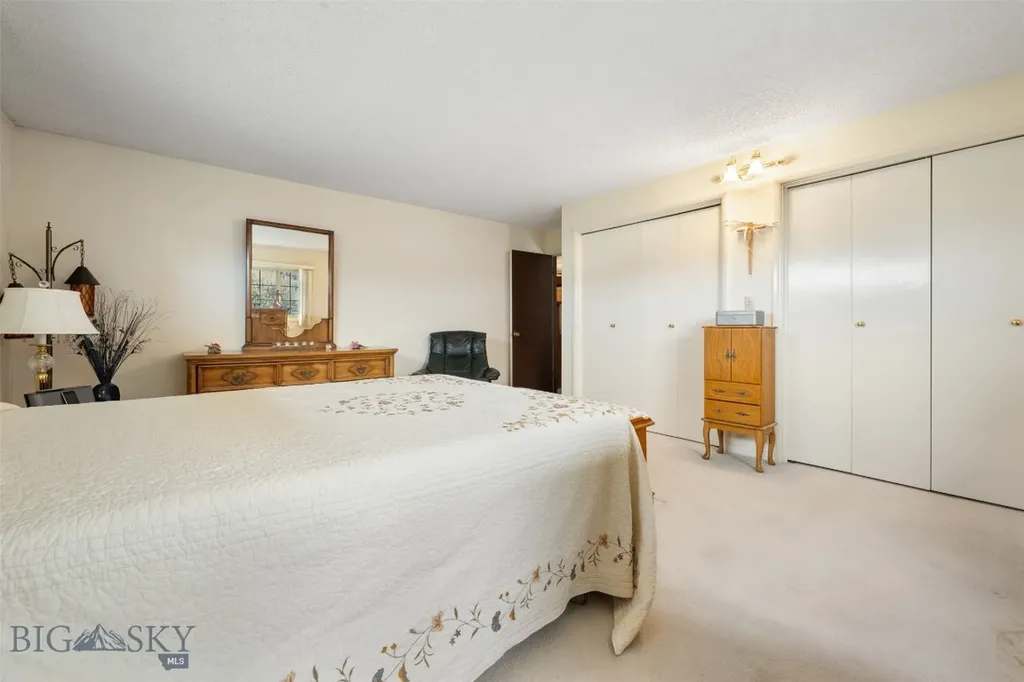 2818 Elizabeth Warren Avenue Butte MT 59701