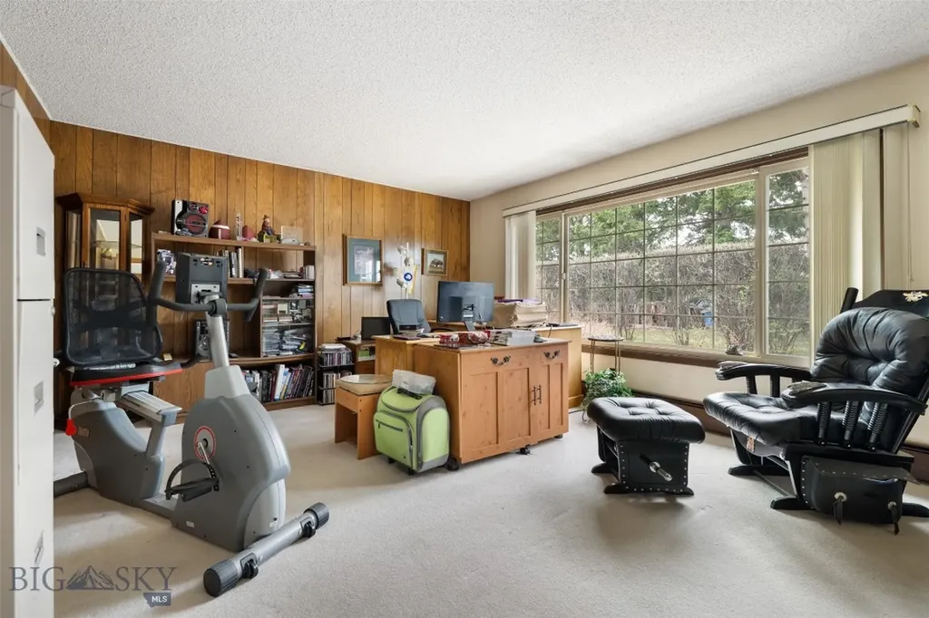 2818 Elizabeth Warren Avenue Butte MT 59701