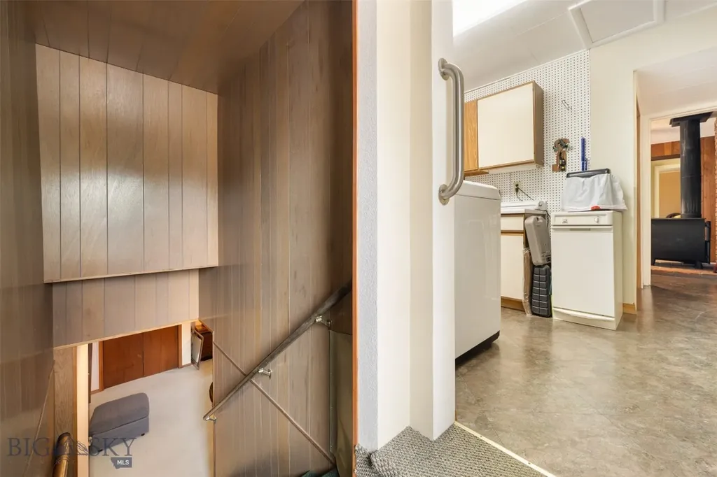 2818 Elizabeth Warren Avenue Butte MT 59701