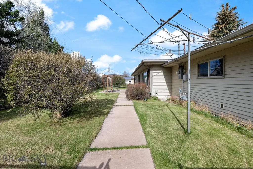 2818 Elizabeth Warren Avenue Butte MT 59701