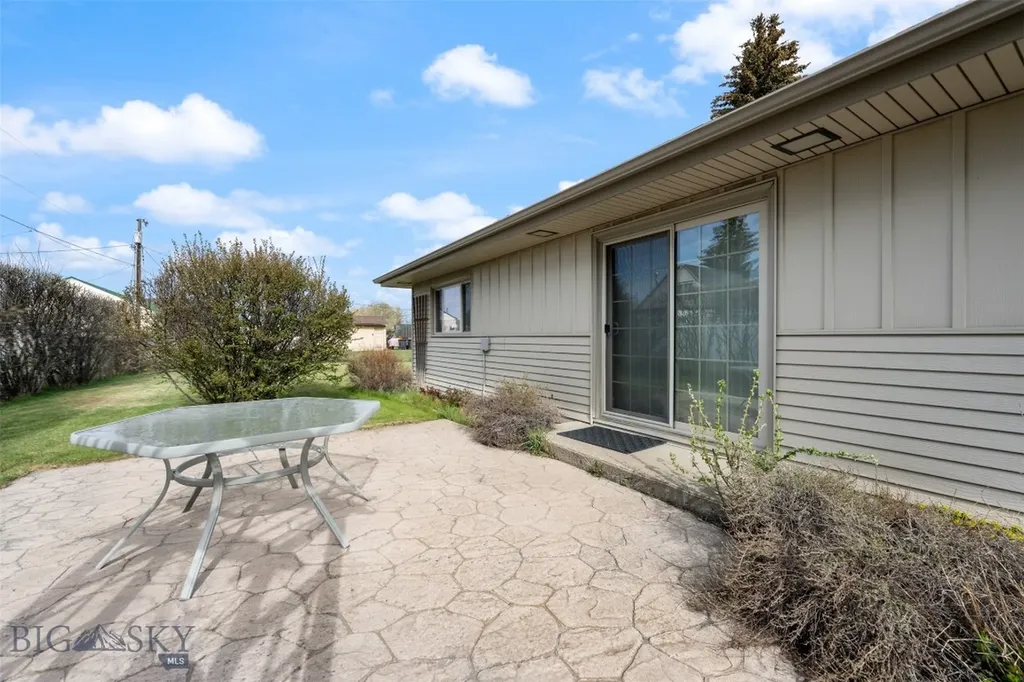 2818 Elizabeth Warren Avenue Butte MT 59701