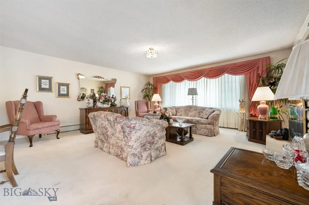 2818 Elizabeth Warren Avenue Butte MT 59701