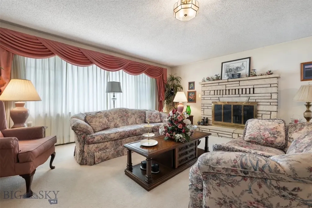 2818 Elizabeth Warren Avenue Butte MT 59701