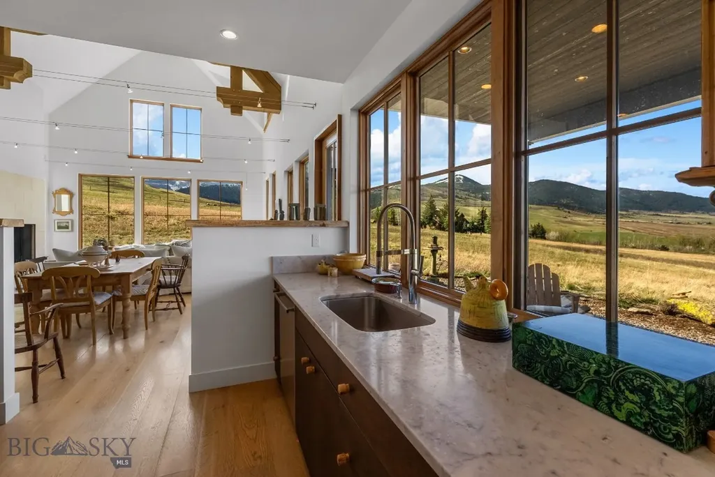 1111 Upper Tom Burke Gallatin Gateway MT 59730