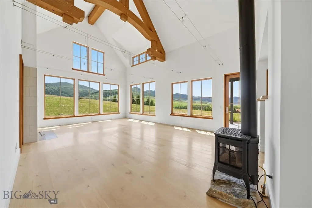 1111 Upper Tom Burke Gallatin Gateway MT 59730