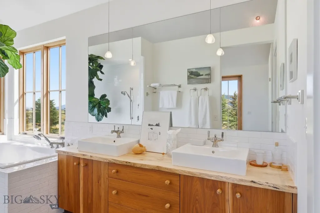 1111 Upper Tom Burke Gallatin Gateway MT 59730